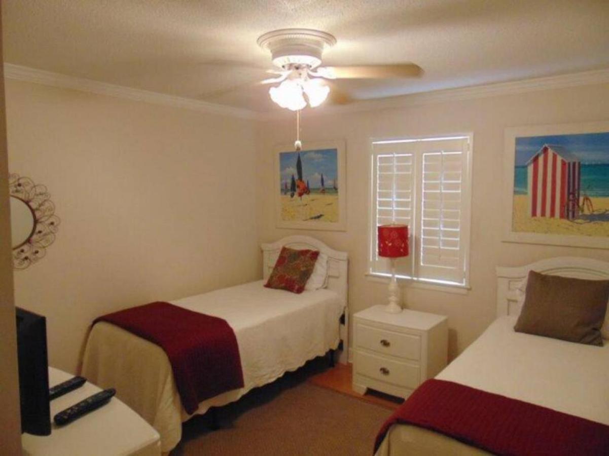 W2 Ocean Walk Resort Upstairs 2 Bed King And Two Twins Next To Back Pool St. Simons Island Exterior photo