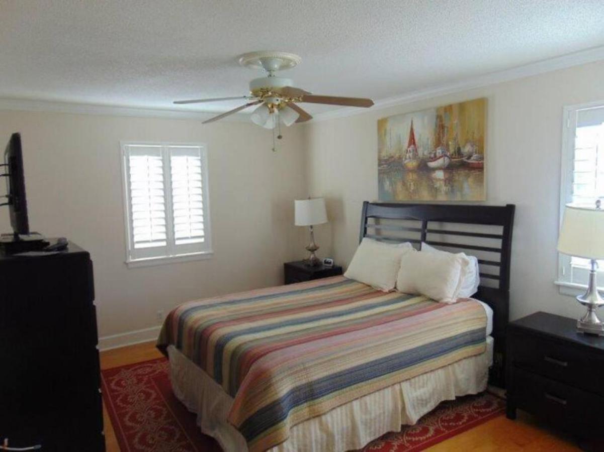 W2 Ocean Walk Resort Upstairs 2 Bed King And Two Twins Next To Back Pool St. Simons Island Exterior photo